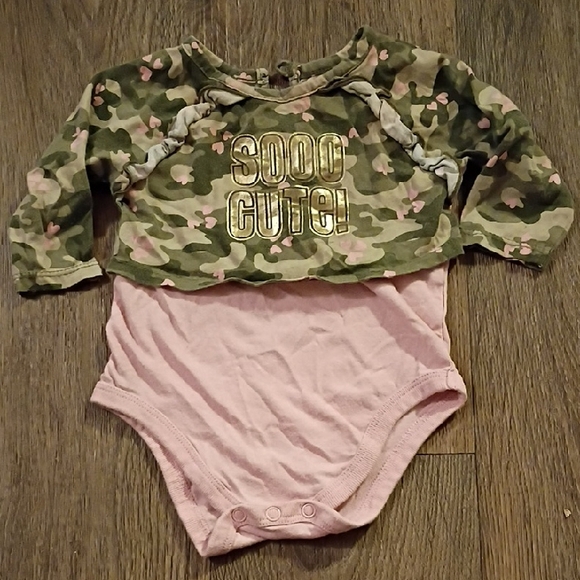 Garanimals Other - Garanimals Green and Pink Camouflage Bodysuit